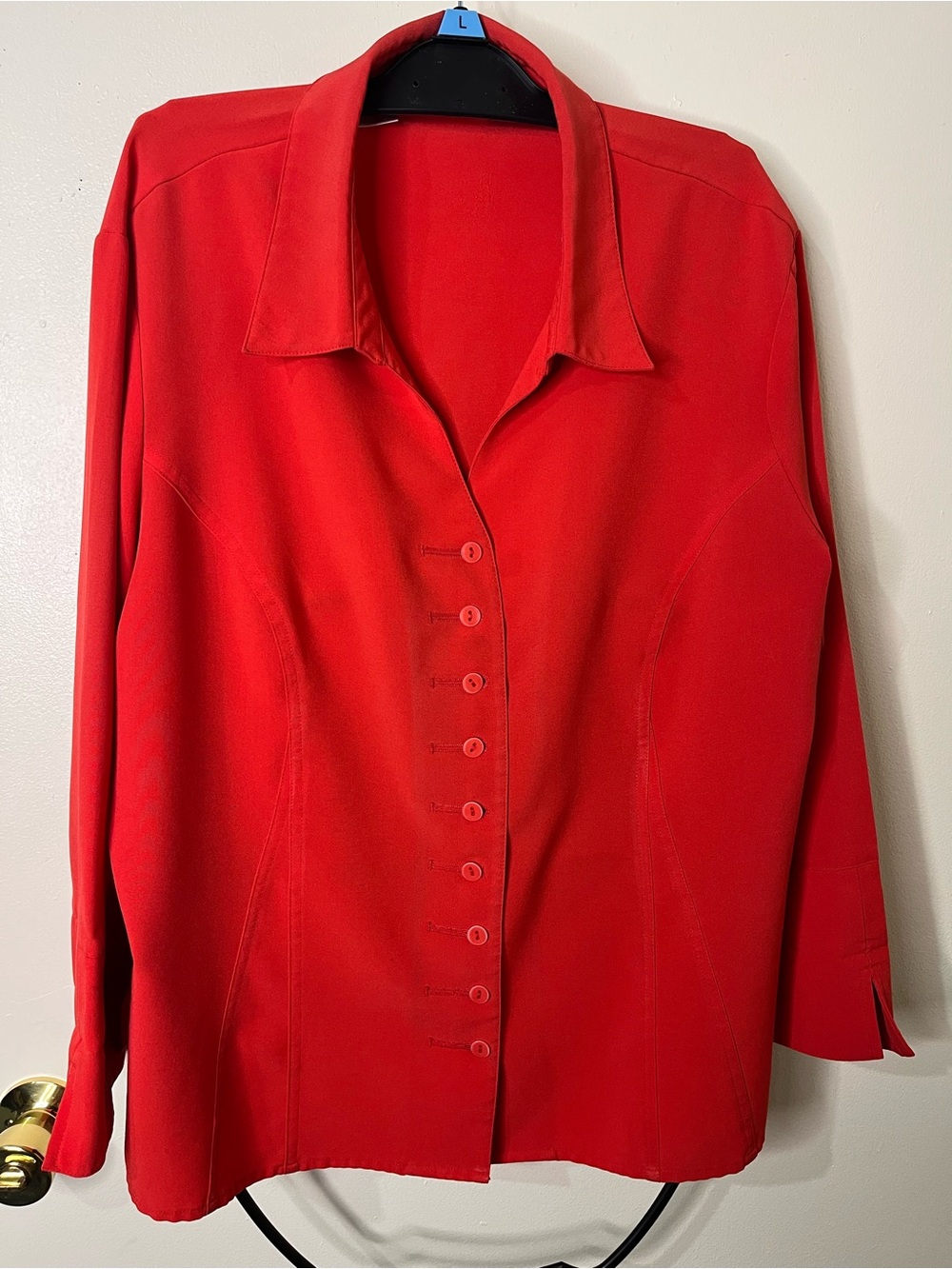 Professional workwear 18 Classic Red Button-Front Women's Blouse